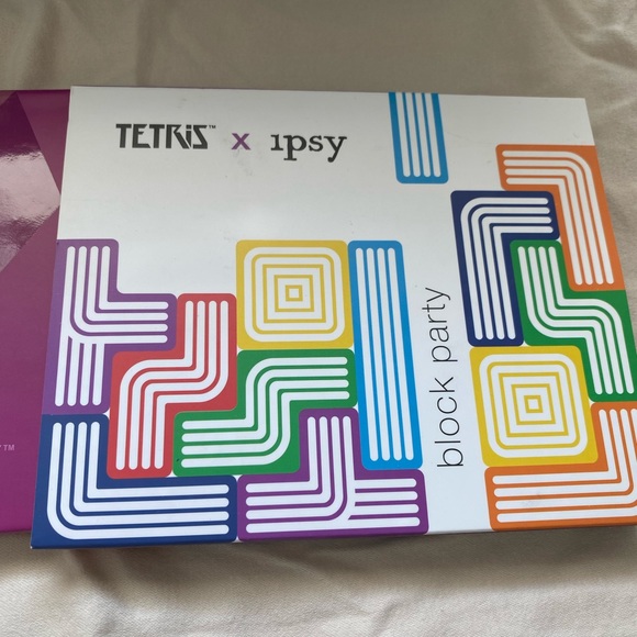 Tetris Block Party 6 Eyeshadow Palette x Ipsy - Picture 5 of 10